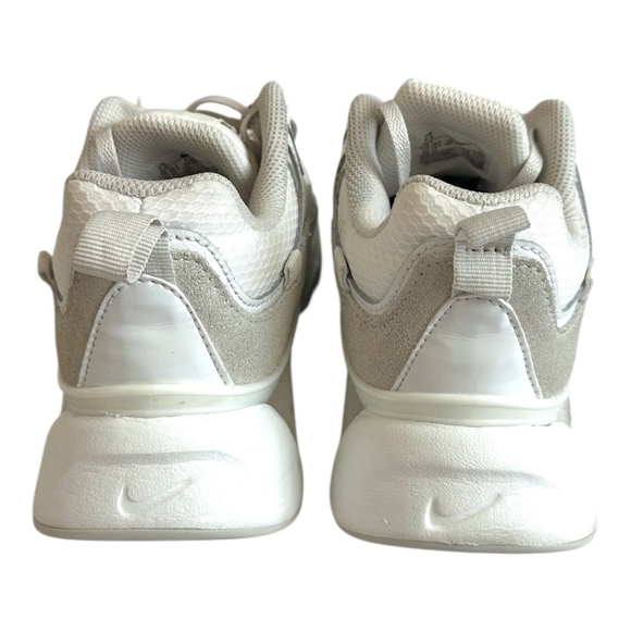 Nike Women’s White Leather Sneakers Gold Logo Casual Athletic Shoes Size 7.5 - Picture 7 of 9